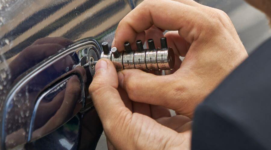 Professional gutter cleaning in Hesston, KS